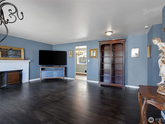 4th image of 6826 87th Street SW