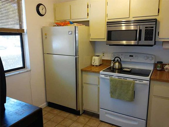 5th image of 10402 Sunrise Lakes Blvd APT 110