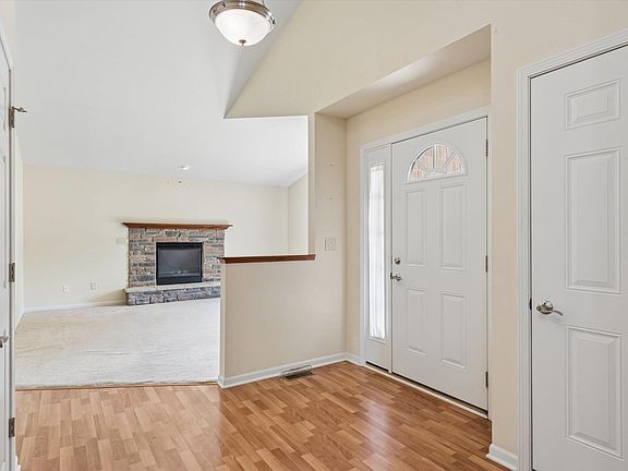 3rd image of 883 Hemingway Trl