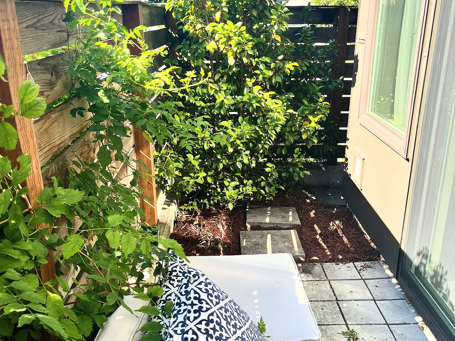 3 bed, 2.5 bath, 1590 sqft, $4,800 — Photo 3