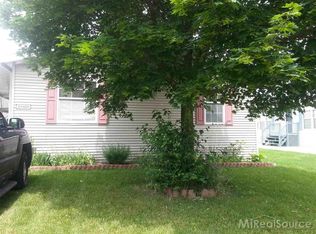 43405 Eureka Dr, Clinton Township, MI 48036