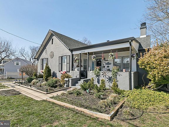 3rd image of 1332 Peach St