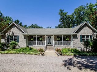 270 Quarters Cove Dr, Weems, VA 22576