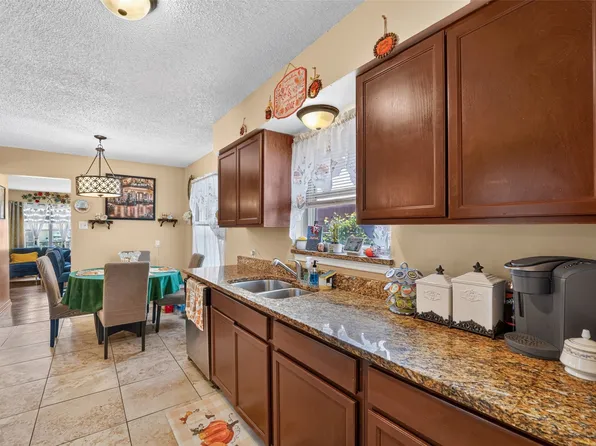 8827 Barclay St, Dallas, TX 75227