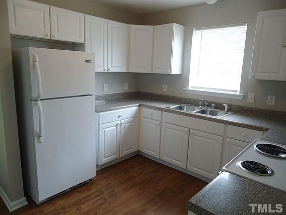 5th image of 49 N Sussex Dr #49