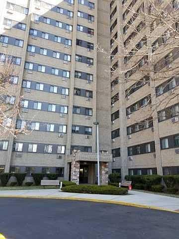 2nd image of 321 Eastern St #D-0506