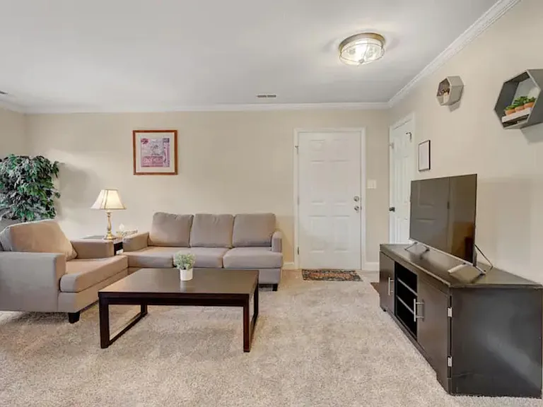 2225 Summit St #2 — Photo 15