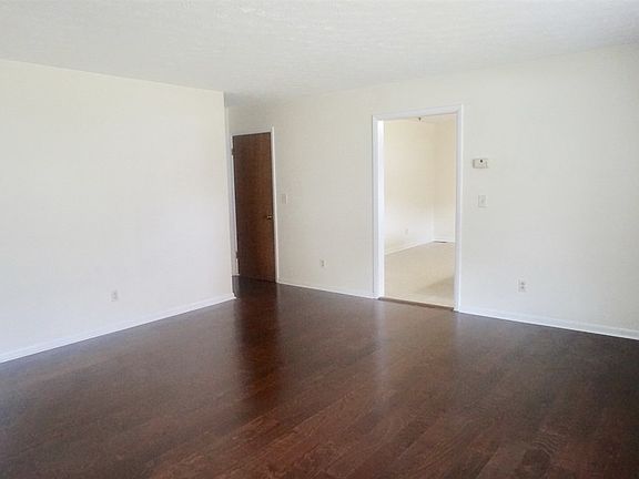 3rd image of 742 Shaw St