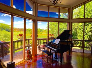 W281N1711 Golf View Dr, Pewaukee, WI 53072