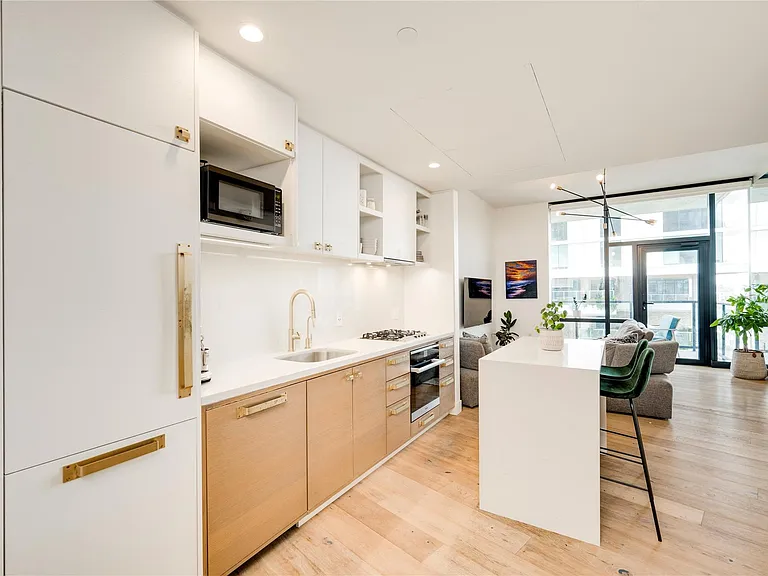 70 Rainey St #1310 — Photo 2
