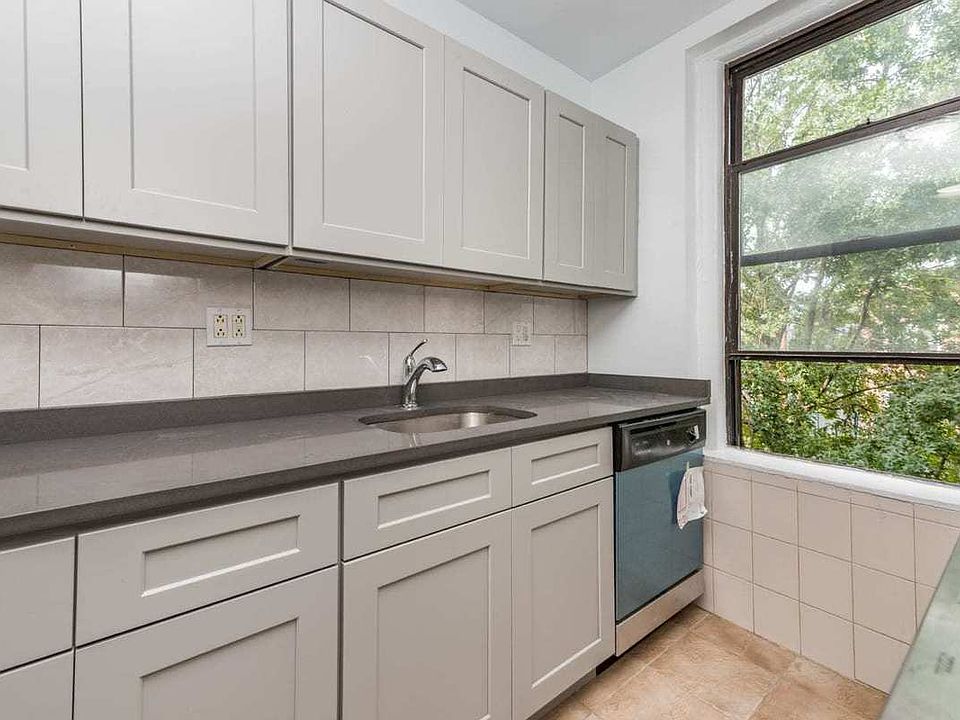 1st image of 2425 27th St APT 3-1