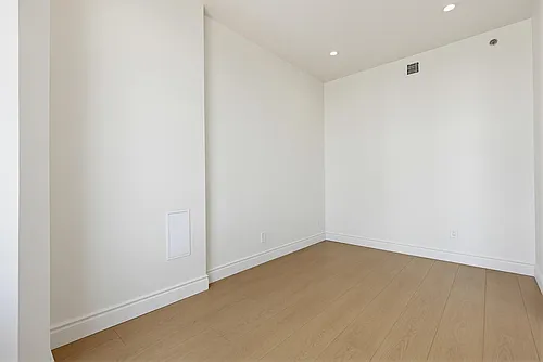 702 Ash St Photo 1