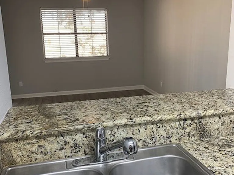 Madeira Apartments at Live Oak — Photo 20