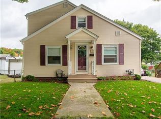 407 Orchard St, Woonsocket, RI 02895