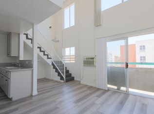 2796 Francis Ave, Los Angeles, CA 90005