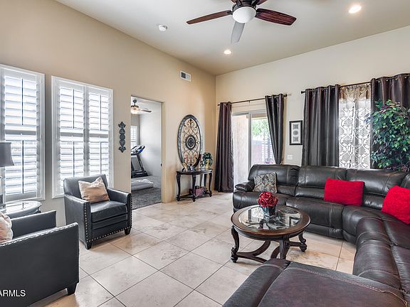 3rd image of 8024 W VISTA Avenue