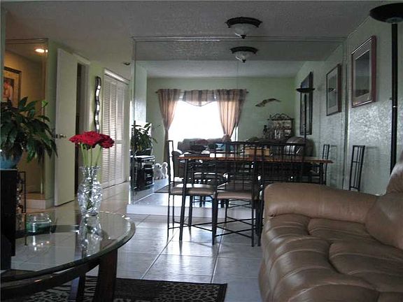 4th image of 900 SW 104th Ct #B-309