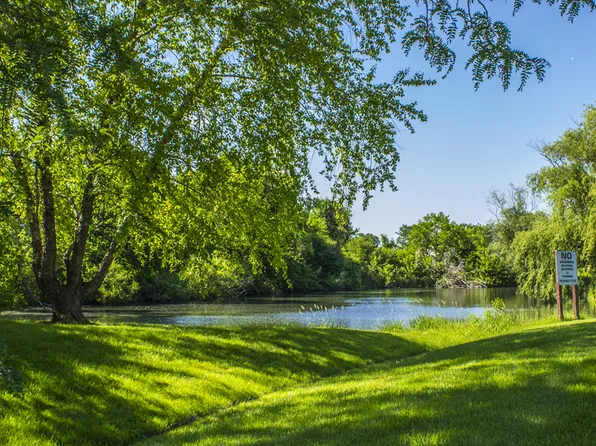 Willow Run Apartments, 2433 Ingalls Ave #142a9add0, Crest Hill, IL 60403