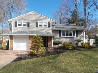 136 Jordan Rd, Emerson, NJ 07630