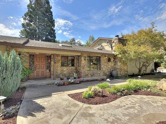 5th image of 14999 Osborne Ct