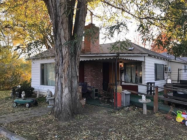 1st image of 1010 SE Birch Ave