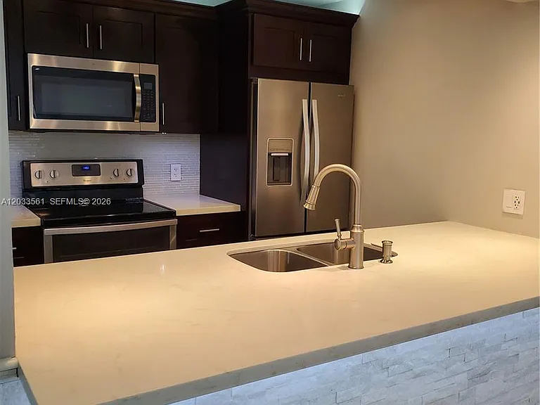 8160 Geneva Ct #303 — Photo 2
