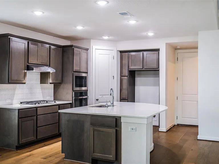 112 Rosebush Dr — Photo 5
