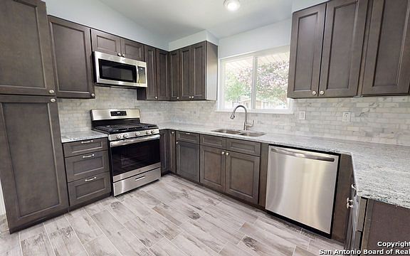 4th image of 318 E Lindbergh Blvd