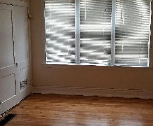 3rd image of 4943 Buckingham Ct