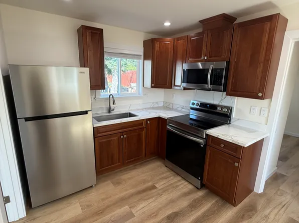 1205 Keiser Ave, Santa Rosa, CA 95404