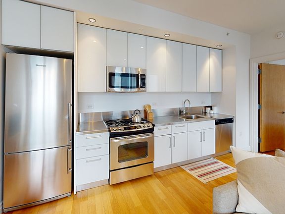 3rd image of 550 W 54th St APT 2003