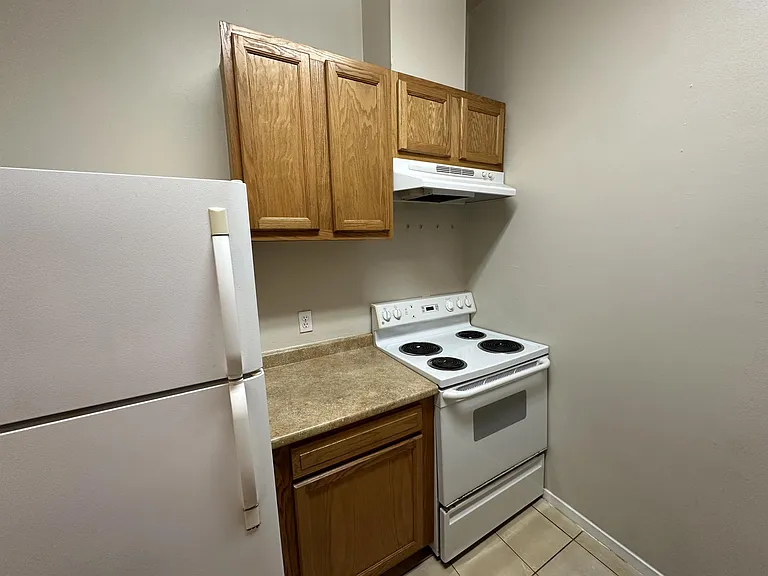 406 Hawthorne St — Photo 43