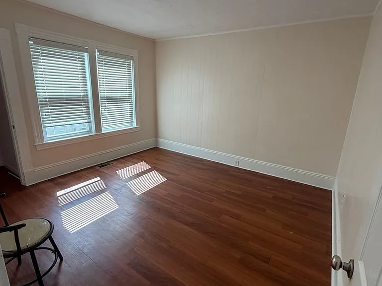 325 Rogers St — Photo 22