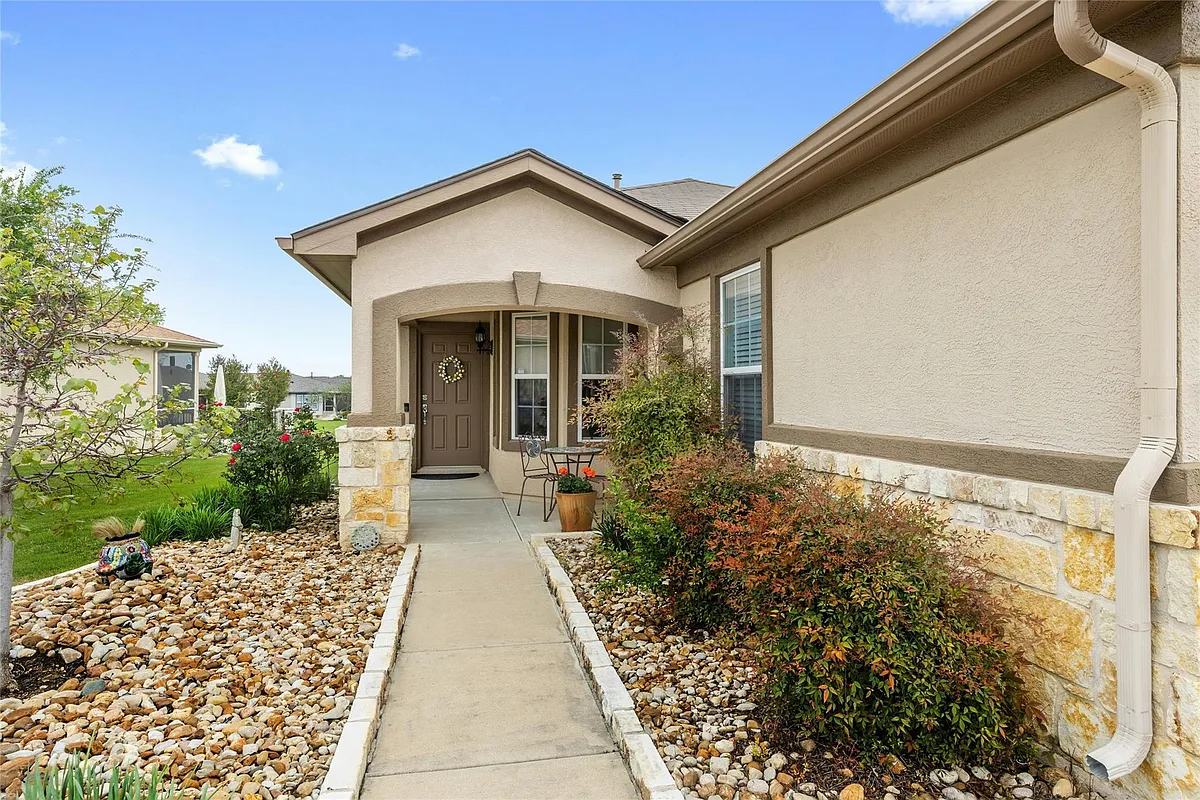 Building Photo - 104 Monument Hill Trl