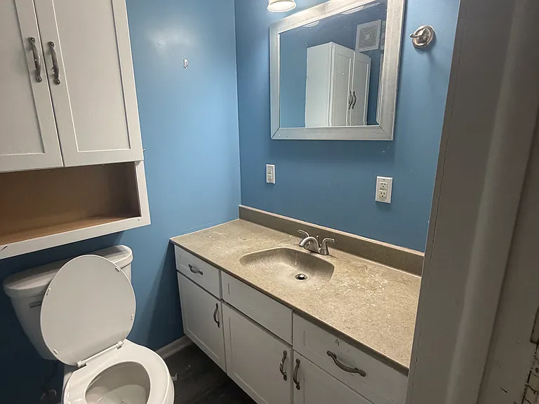 3301 Canterbury Dr — Photo 16