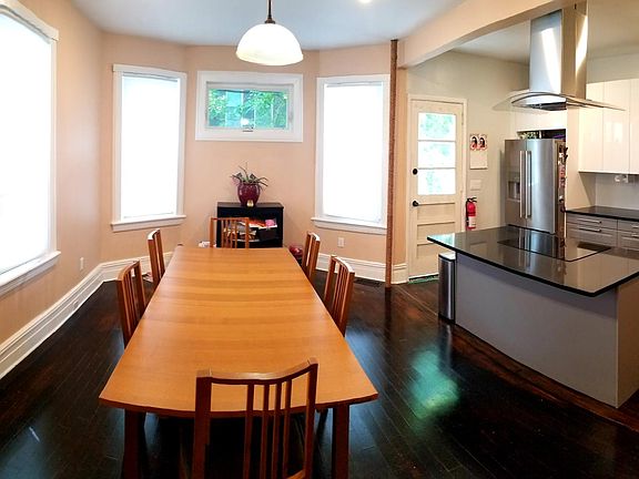 2nd image of 233 Jewett Ave