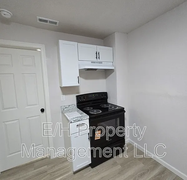 1031 New York St — Photo 9