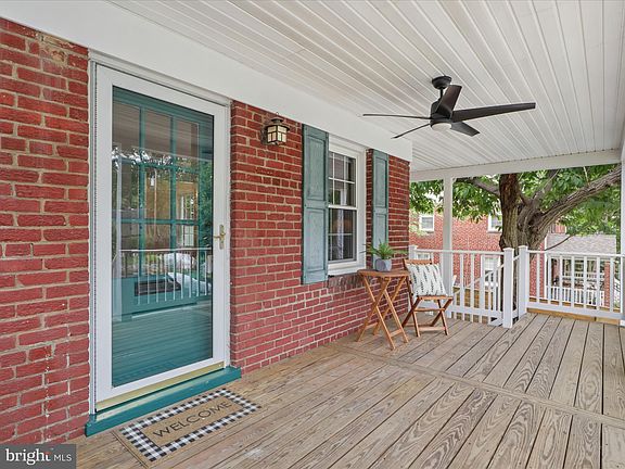 4th image of 2721 Farnsworth Dr