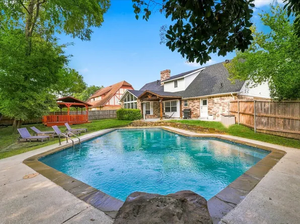 919 Green Hills Rd, Duncanville, TX 75137