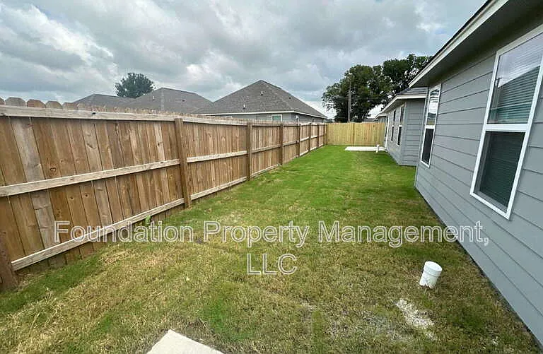 313 Westree St — Photo 16