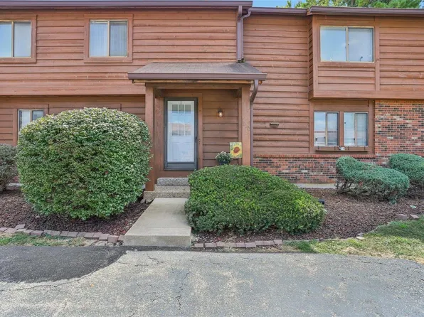 270 Cedar Grove Dr #C, Saint Charles, MO 63304