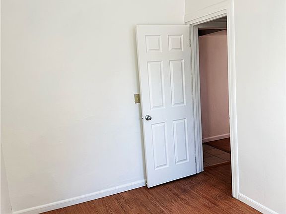 5th image of 760 Elm St
