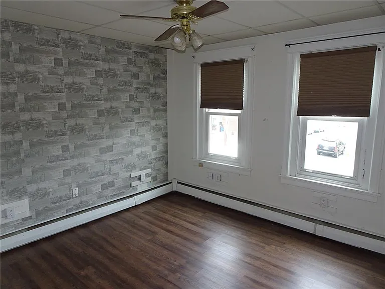 928 High St — Photo 12