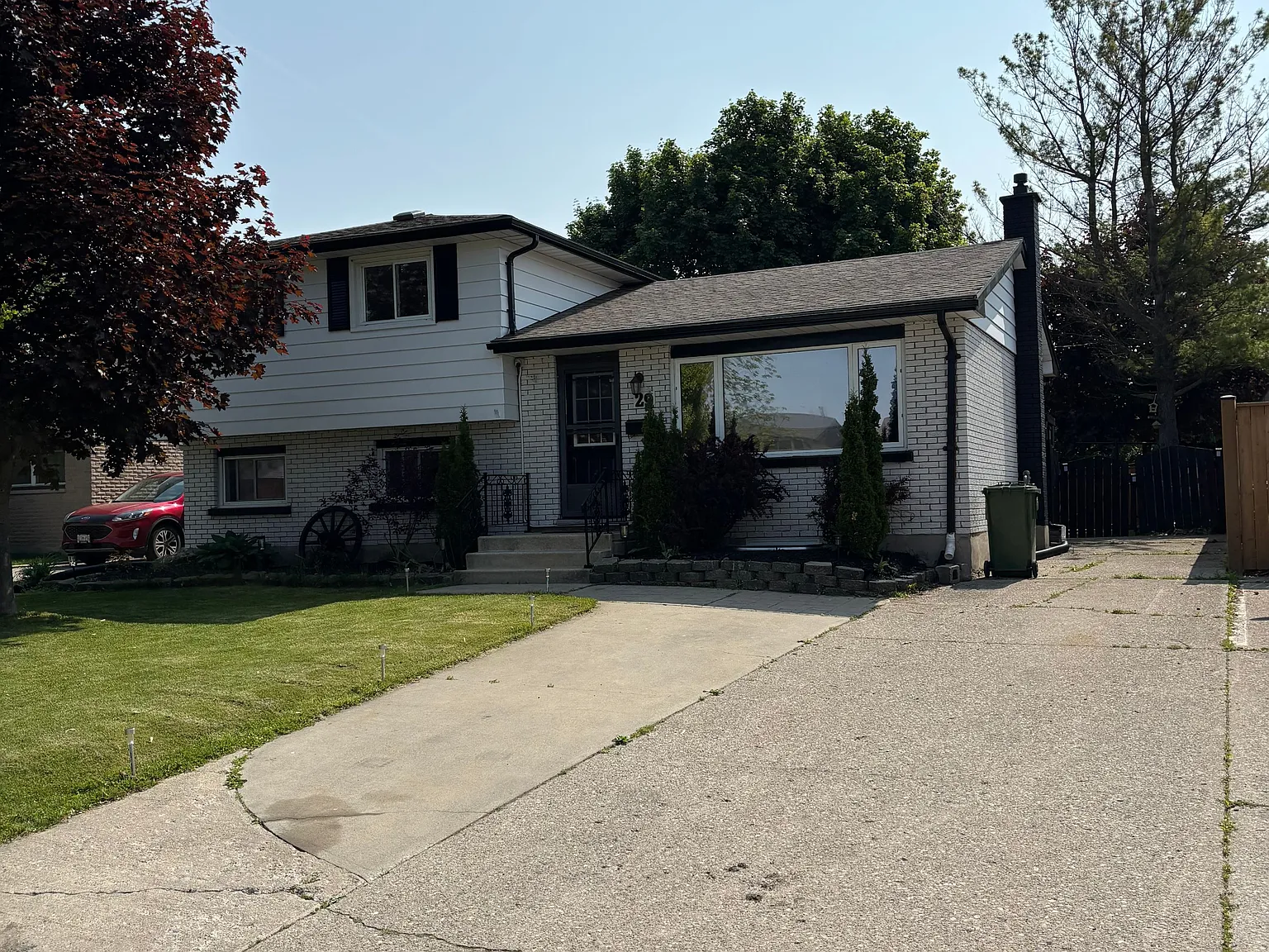 3 bed, $2,500 — Photo 1