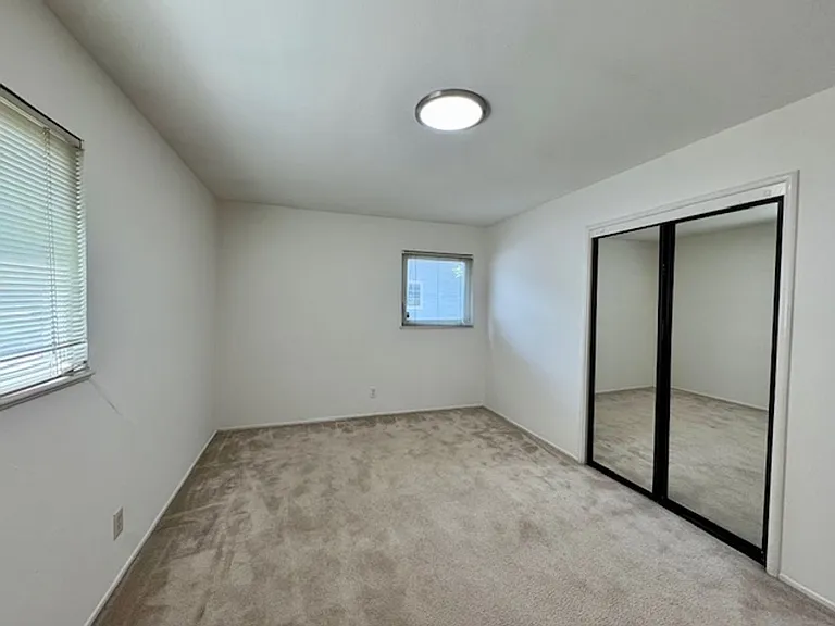 1608 Poplar Dr — Photo 12