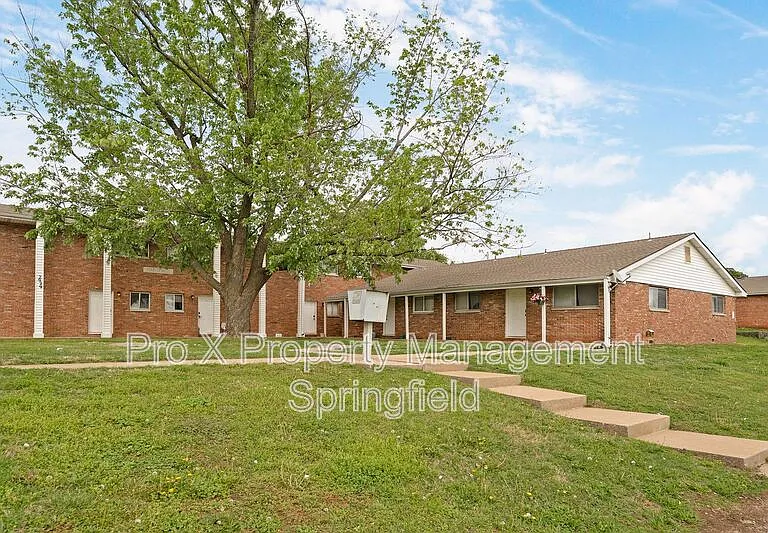 2929 E University St #6 — Photo 17