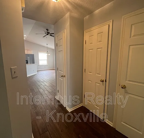 1333 Willmann Ln — Photo 22