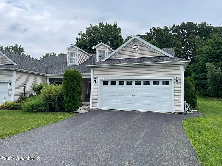 20 Rockrose Dr — Photo 1