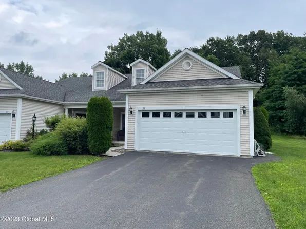 20 Rockrose Dr, East Greenbush, NY 12061