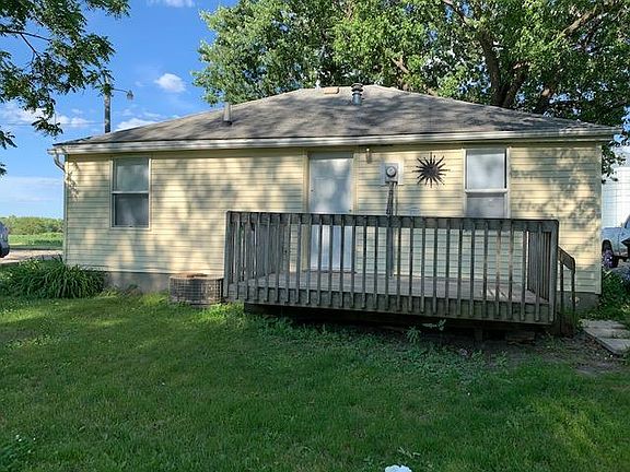 2nd image of 102 Spruce St